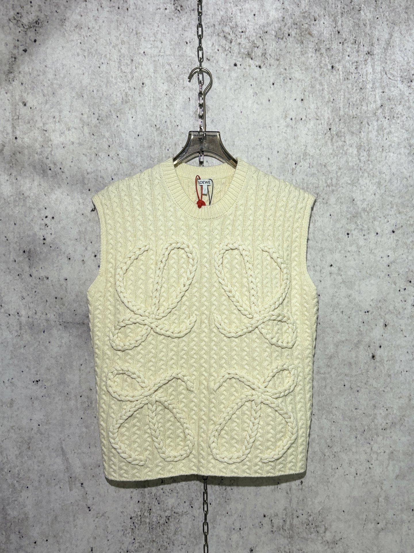 로에베 점보 로고 양털 민소매 화이트