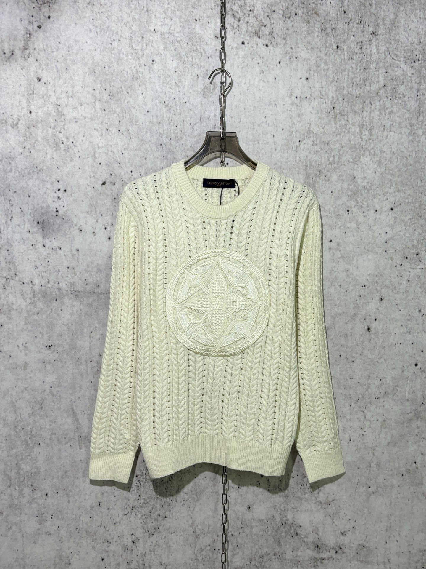 루이비통 케이블 크루넥 니트 화이트