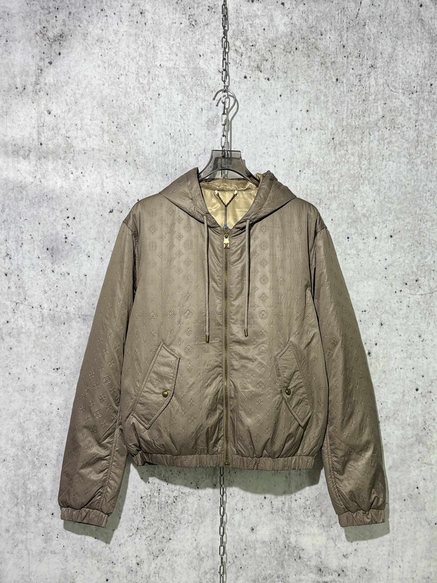 루이비통 모노그램 엠보싱 후드자켓