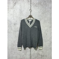 미우미우 베이직 브이넥 니트 그레이