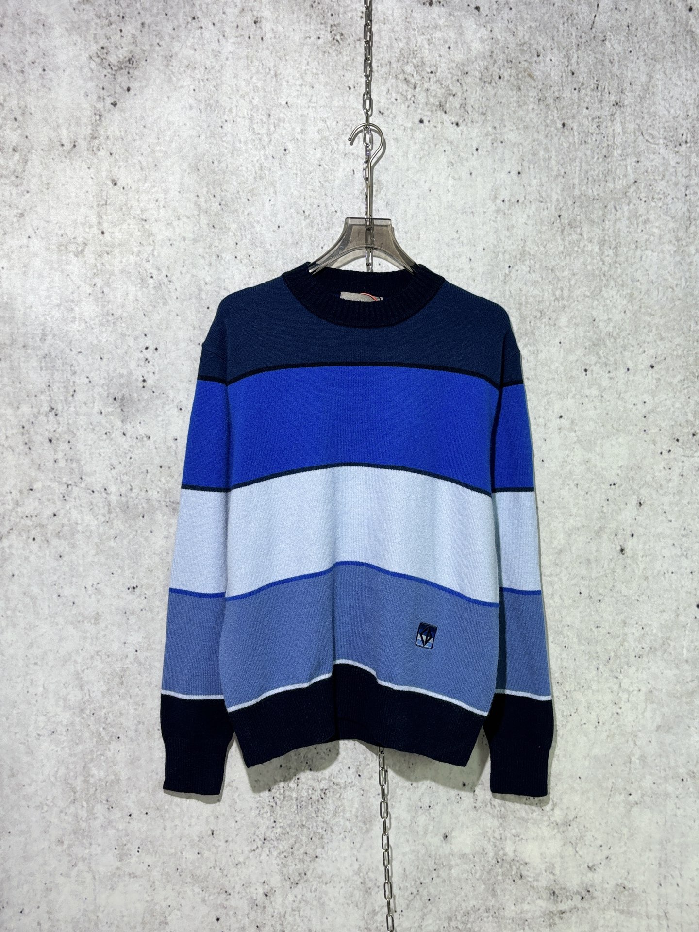 디올 스트라이프 배색 니트 블루