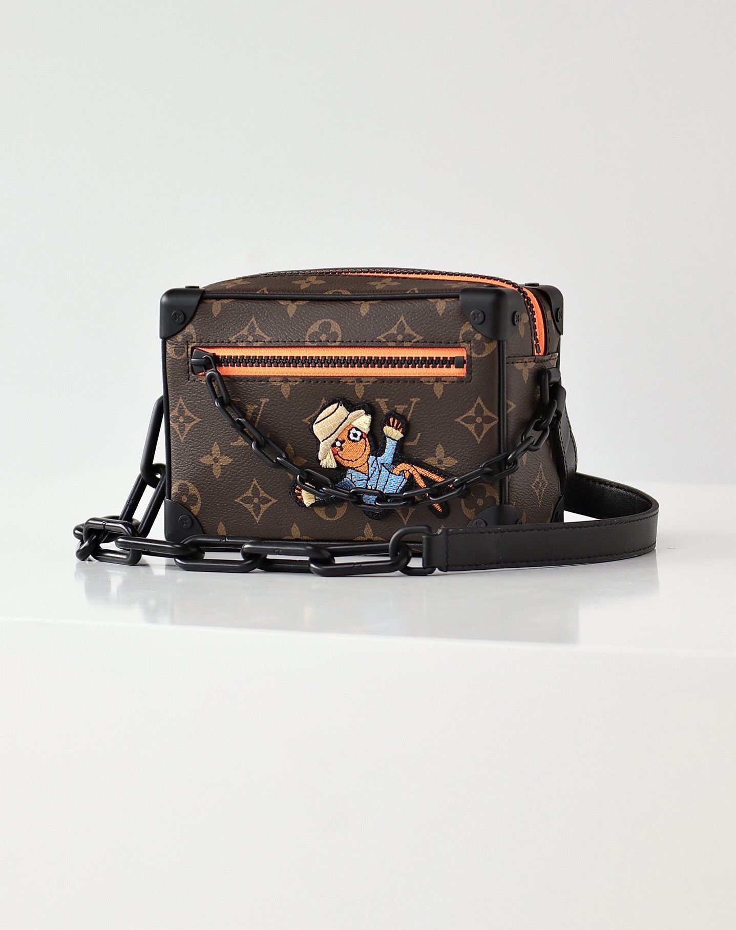 루이비통 모노그램 미니 소프트 트렁크 숄더백 18*13*8