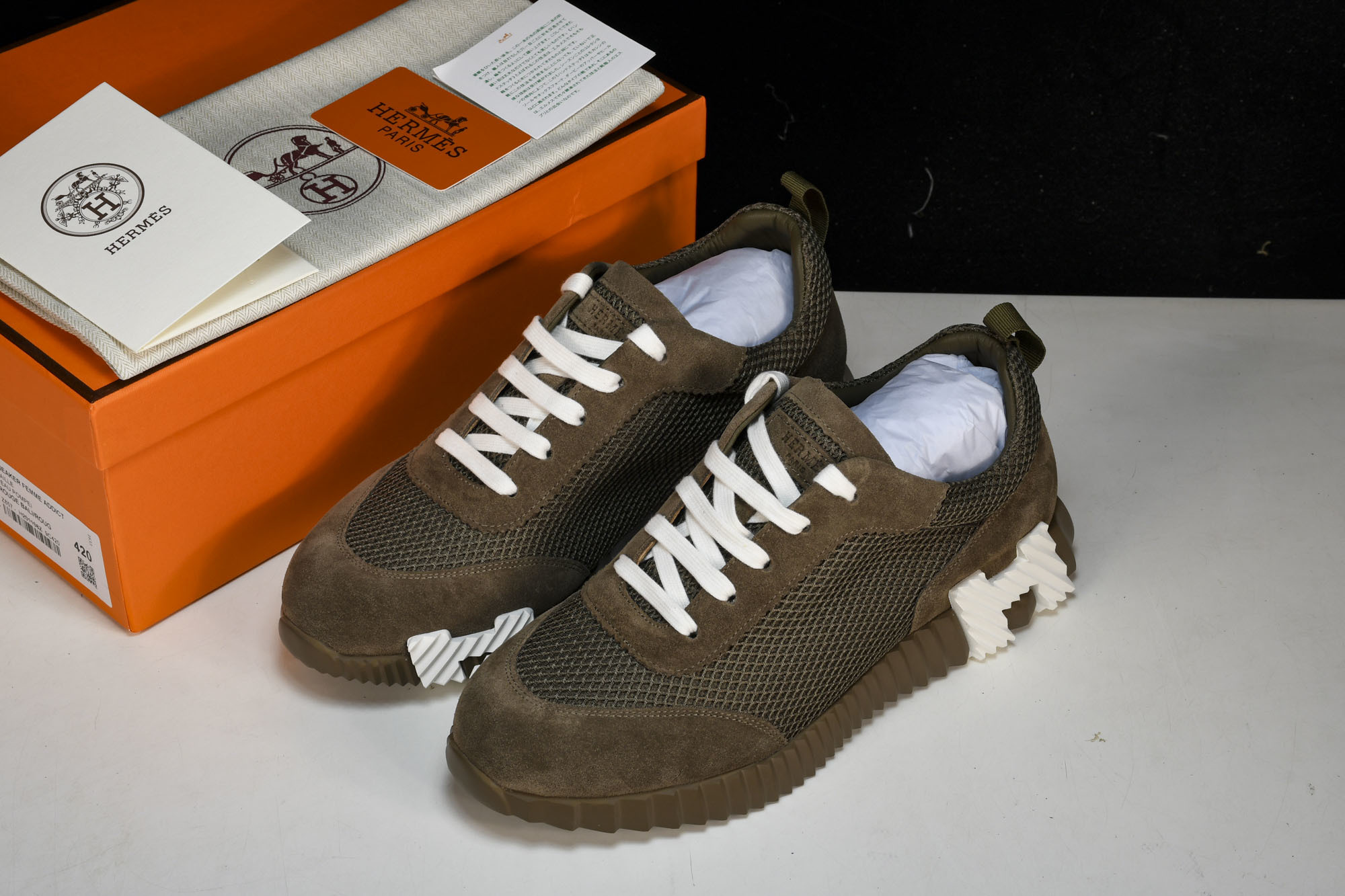 [GD] 에르메스 바운싱 스니커즈 메쉬 스웨이드 고트스킨 카키 화이트