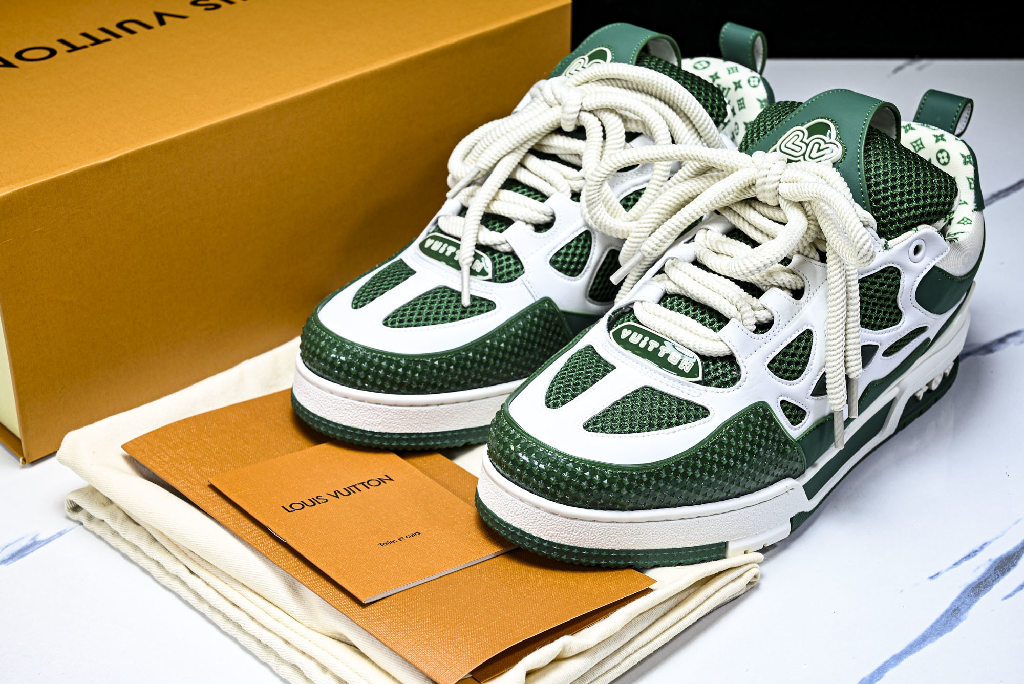 [V8] 루이비통 스케이트 메쉬 스니커즈 화이트 그린