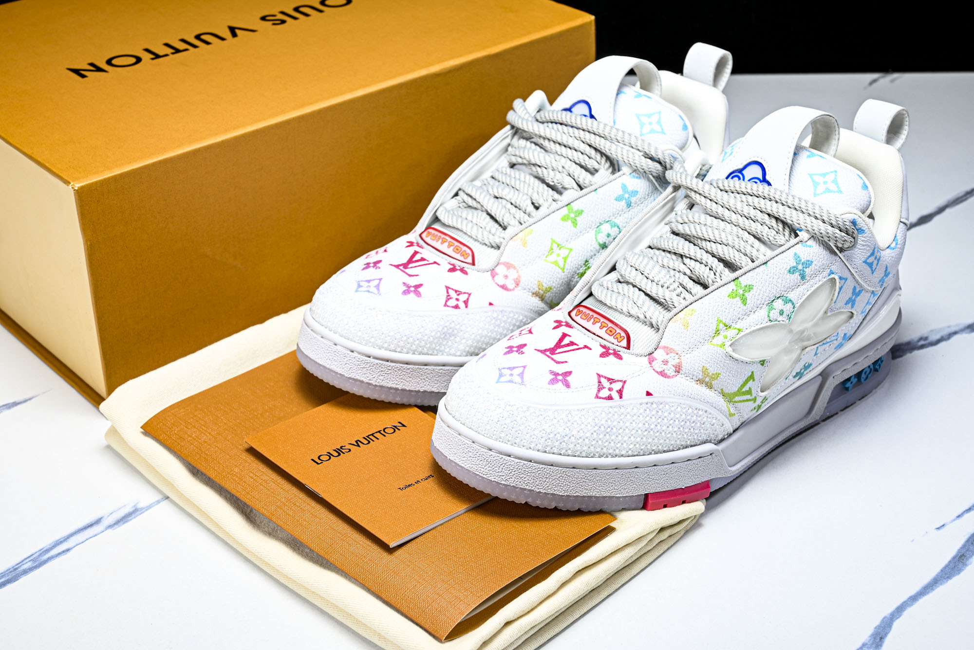 [V8] 루이비통 스케이트 트레이너 스니커즈 모노그램