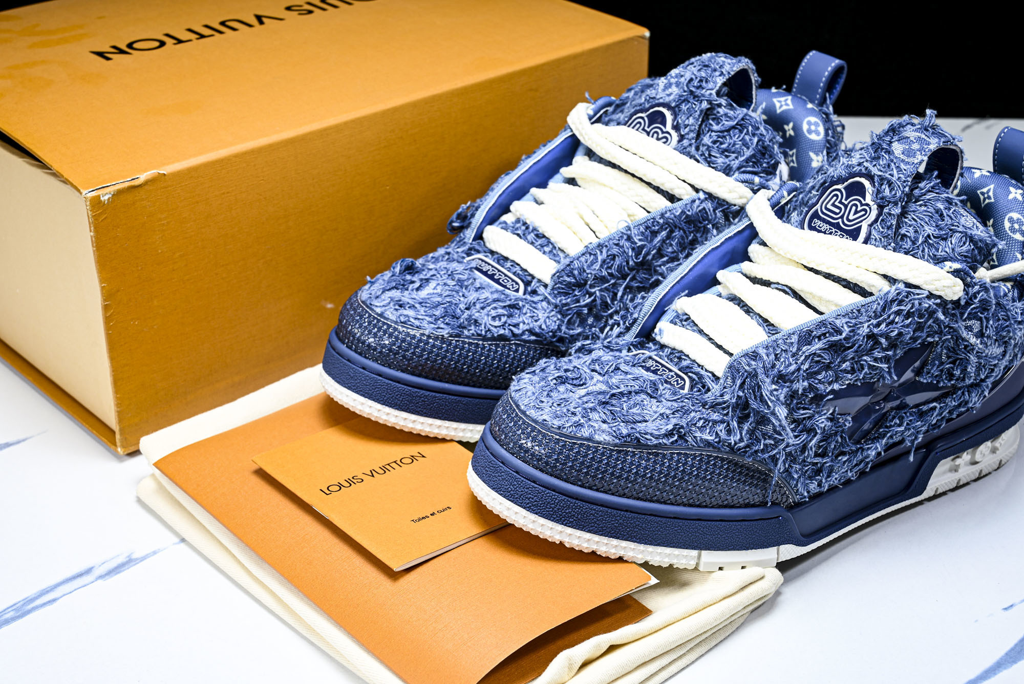 [V8] 루이비통 스케이트 트레이너 스니커즈 데님