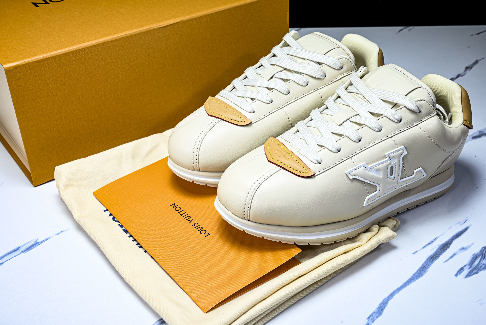 [PT] 루이비통 버터소프트 아이보리