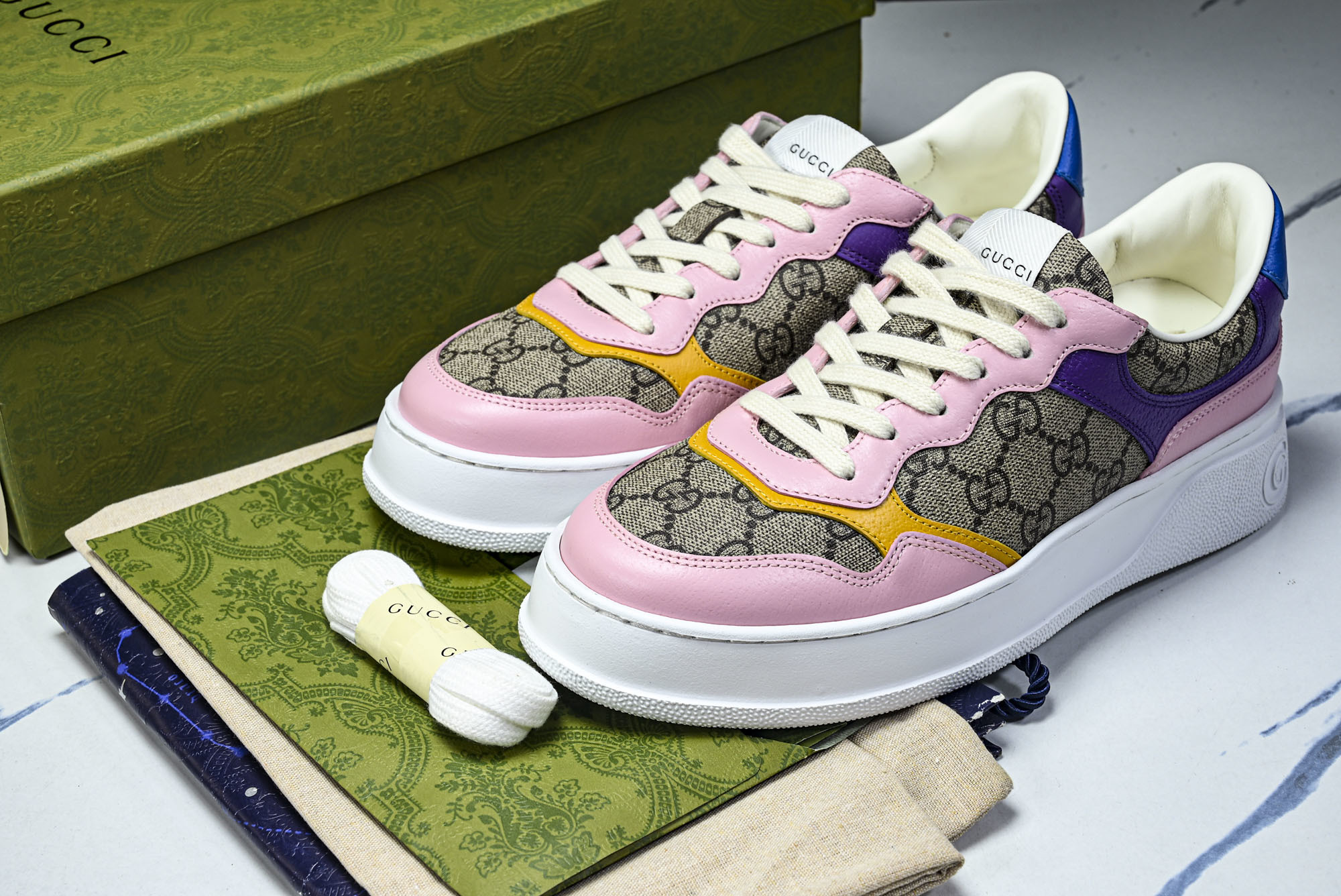 [X1] 구찌 GG  스니커즈 베이지 멀티 모노그램