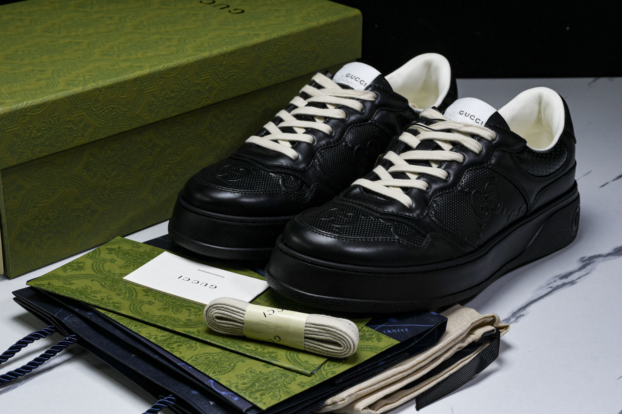 [BQ] 구찌 GG 가죽 스니커즈 블랙