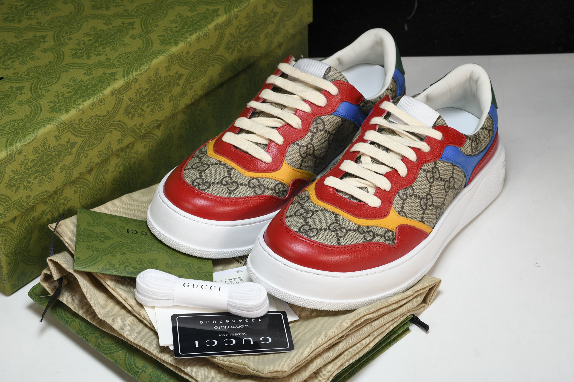 구찌 GG 스니커즈 멀티컬러