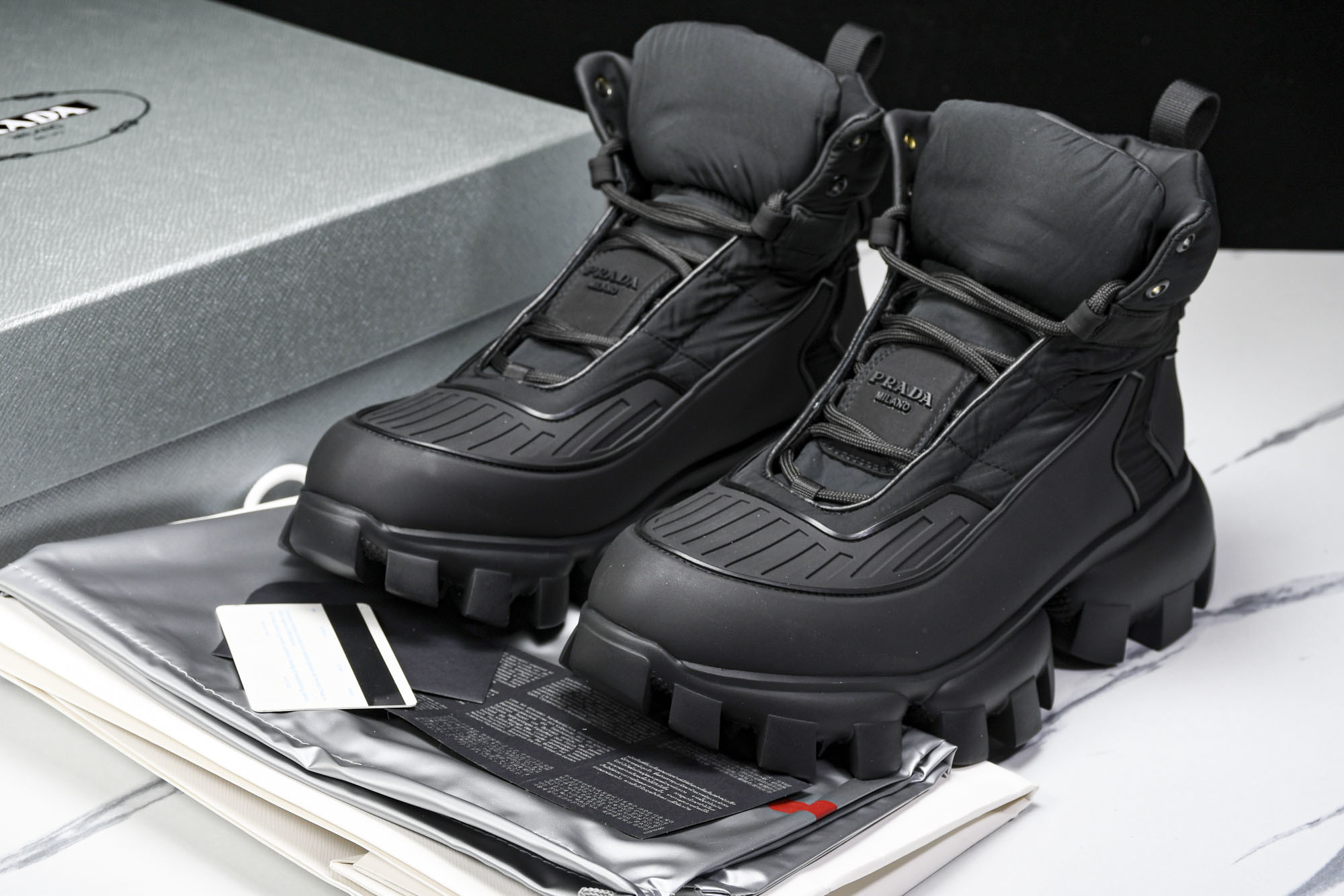 [D9] 프라다 클라우드버스트 썬더 하이탑 스니커즈 블랙