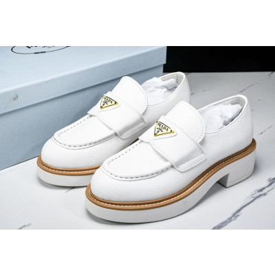 [B9] 프라다 브러시드 가죽 로퍼 화이트 브라운