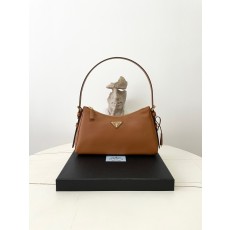 [블랙프레임] 프라다 에이미 가죽 숄더백 브라운 미디움 1BC229 31*18*10