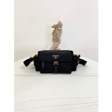 [블랙프레임] 프라다 익스플로어 리나일론 숄더백 미디움 1BD394 30*14*10