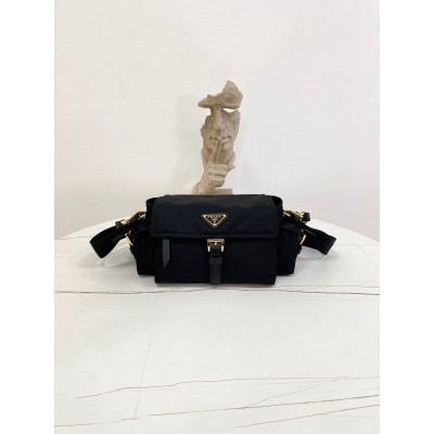 [블랙프레임] 프라다 익스플로어 리나일론 숄더백 미디움 1BD394 30*14*10