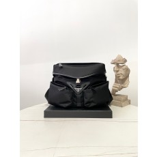 [블랙프레임] 프라다 리나일론 및 가죽 숄더백 블랙 2VD062 29*23*15