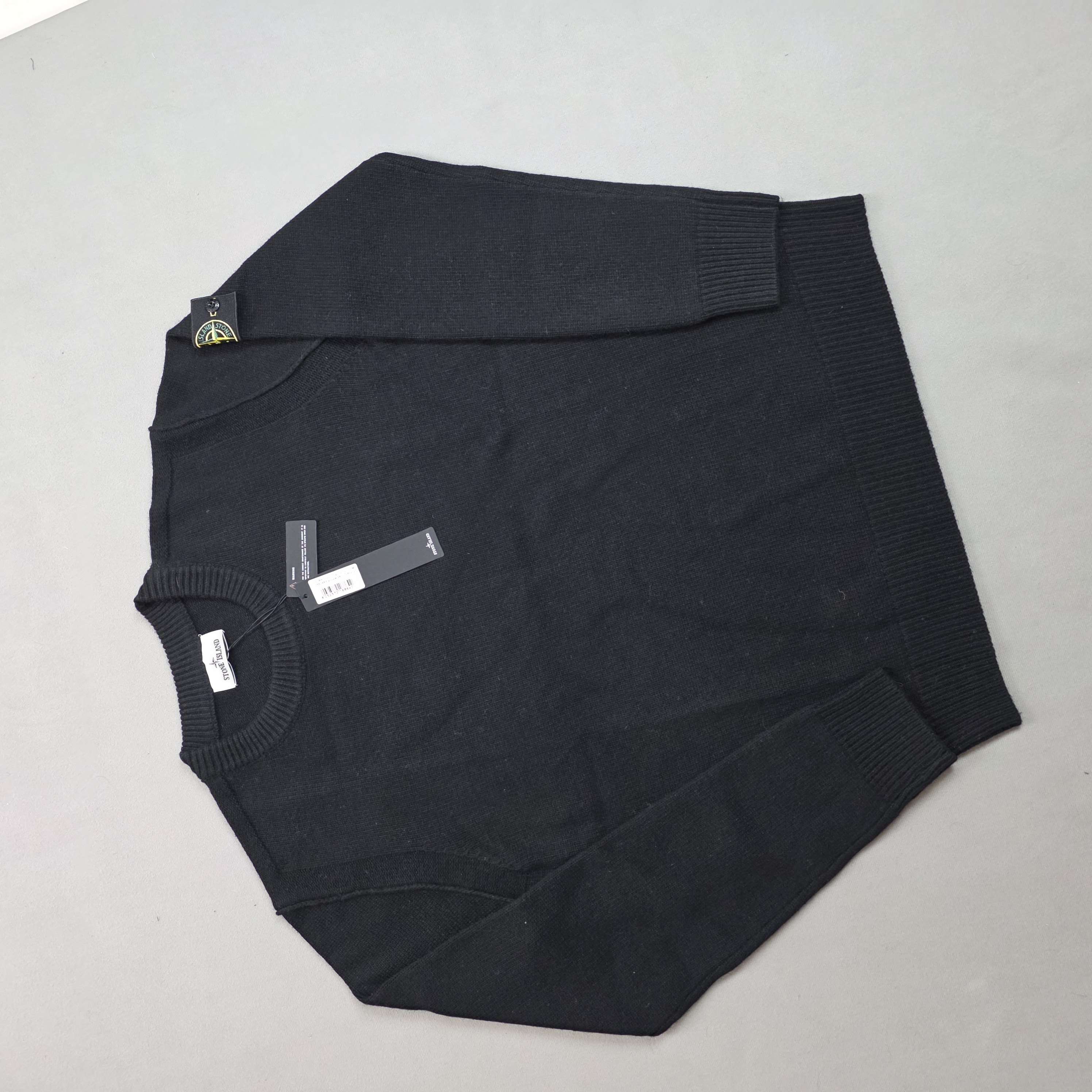 스톤아일랜드 크루넥 스웨터 블랙