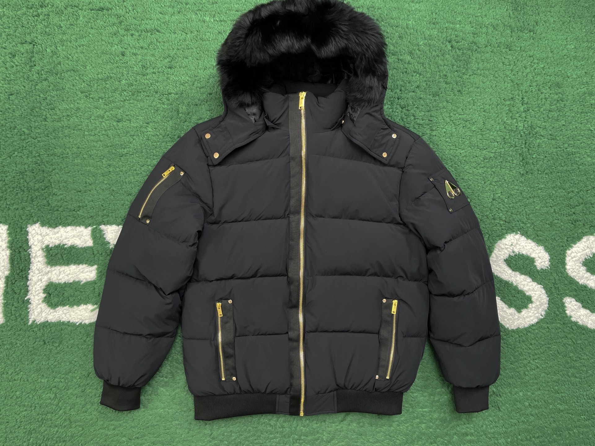 [레어샵] 무스너클 스태크 봄버 패딩